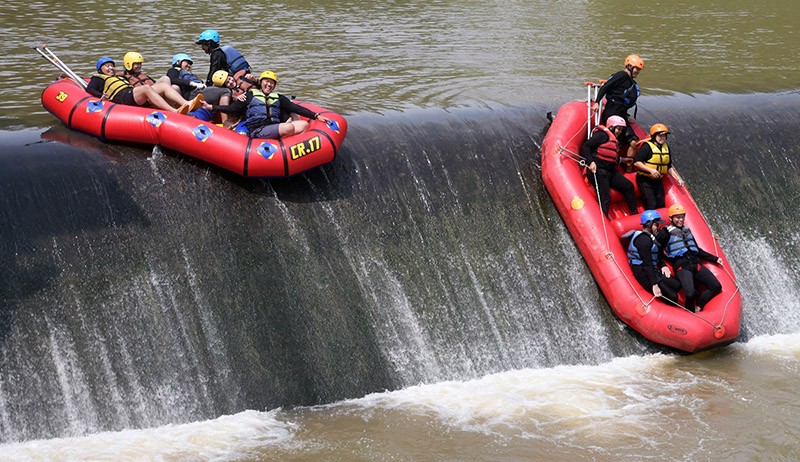 Arung Jeram di Sungai Cisadane Menjadi Wisata Favorit - Bagian 1