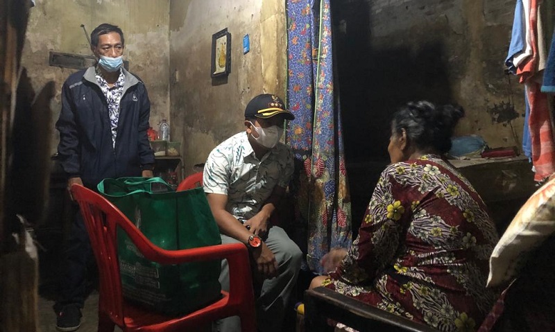 Hidup Sebatang Kara, Nenek Kartiyem di Surabaya Akhirnya Diboyong ke Griya Werdha 