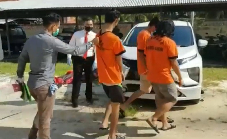 Komplotan Penggelapan Mobil di Singkawang Ditangkap, Onderdil Dijual ke Kalteng