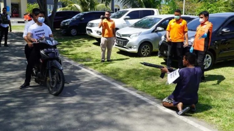 Rekonstruksi Penembakan 2 Petani di Aceh Besar, Pelaku Beraksi Bak Penembak Jitu