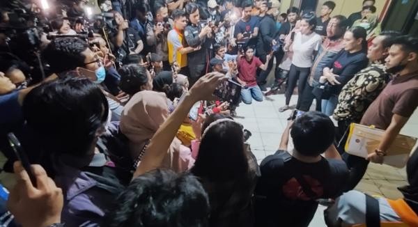 Batal Ditahan, Nikita Mirzani Diperbolehkan Pulang Malam Ini