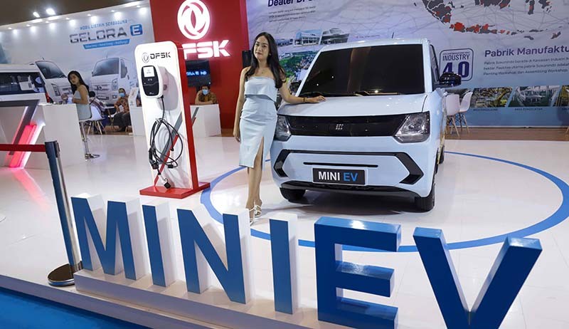 Deretan Kendaraan Listrik Dipajang pada Pameran PEVS 2022 - Bagian 1