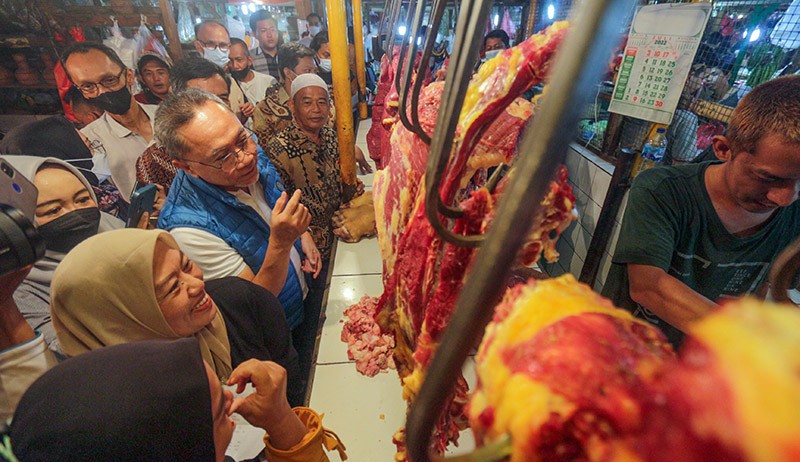 Mendag Zulkifli Hasan Cek Harga Kebutuhan Pokok yang Berangsur Normal di Pasar Cibinong - Bagian 5