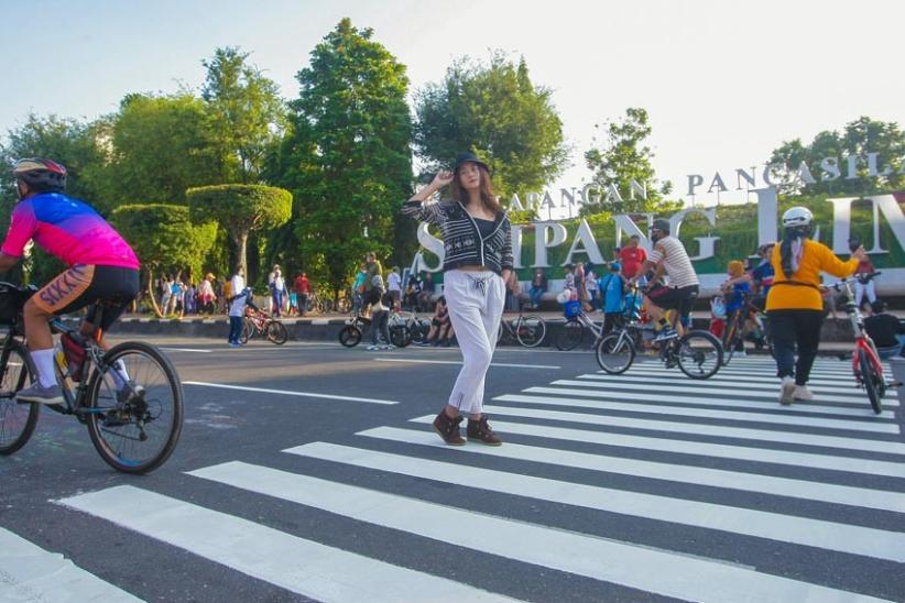 Demam Citayam, Ini Potret Aksi Remaja Semarang di Simpang Lima Fashion Week - Bagian 5