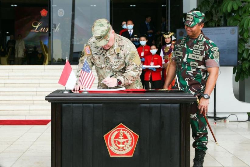 Panglima TNI Terima Kunjungan Kehormatan Kepala Staf Gabungan AS Jenderal Mark Milley  - Bagian 8