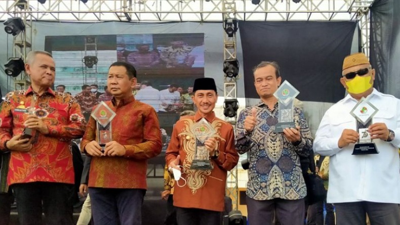 Dianugerahi Tokoh Penggerak Koperasi Madya, Ini Respons Bupati Gorontalo