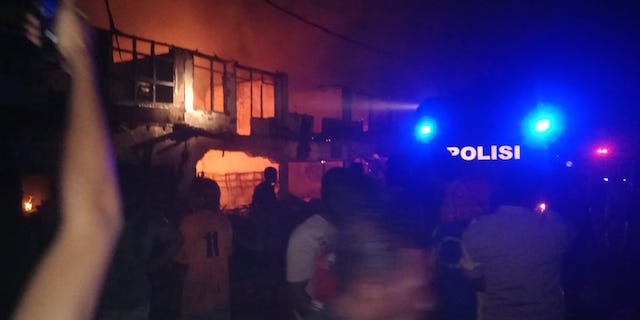 Pertokoan Tente Bima Dilalap Api, Kerugian Ditaksir Miliaran Rupiah