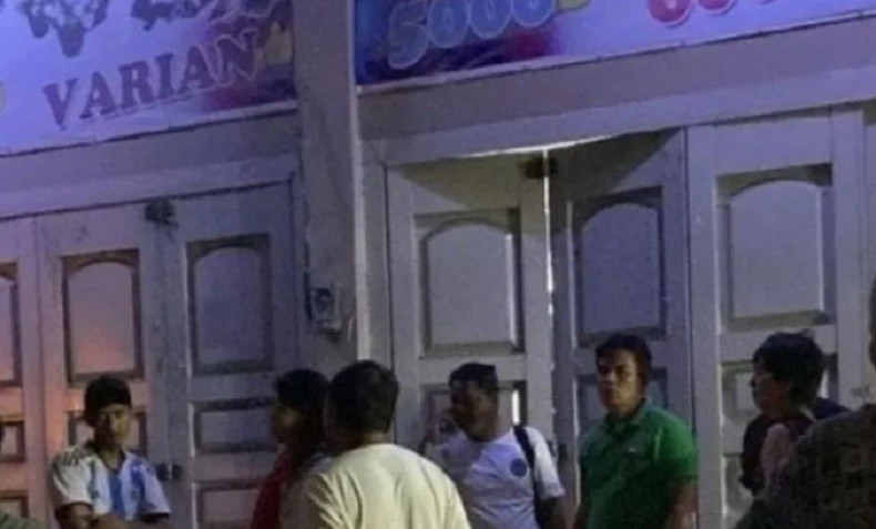 title Pekerja Toko di Pekanbaru Ngamuk lalu Tikam Rekan,  1 Orang Tewas 4 Kritis Pekerja Toko di Pekanbaru Ngamuk lalu Tikam Rekan,  1 Orang Tewas 4 Kritis