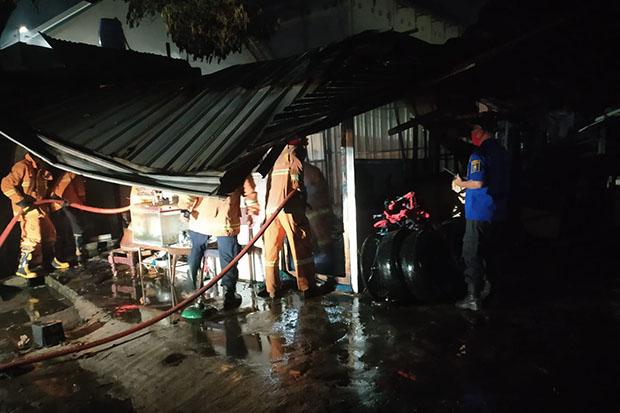 Ditinggal Mandi, Mobil dan Bangunan Kerajinan Perak di Kotagede Terbakar