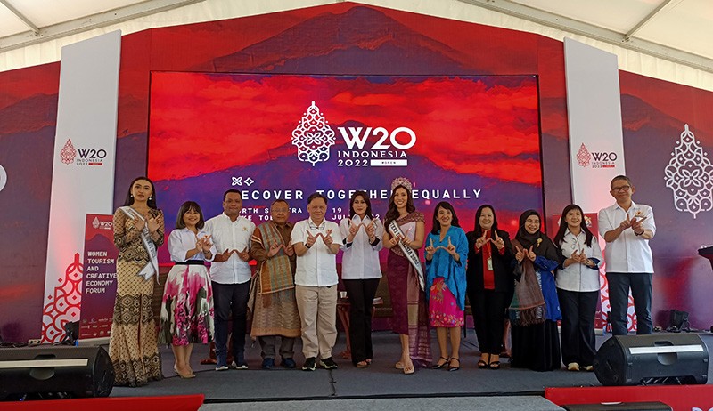 Forum Pariwisata dan Ekonomi Kreatif Perempuan oleh KADIN Indonesia dalam Kolaborasi W20 - Bagian 1