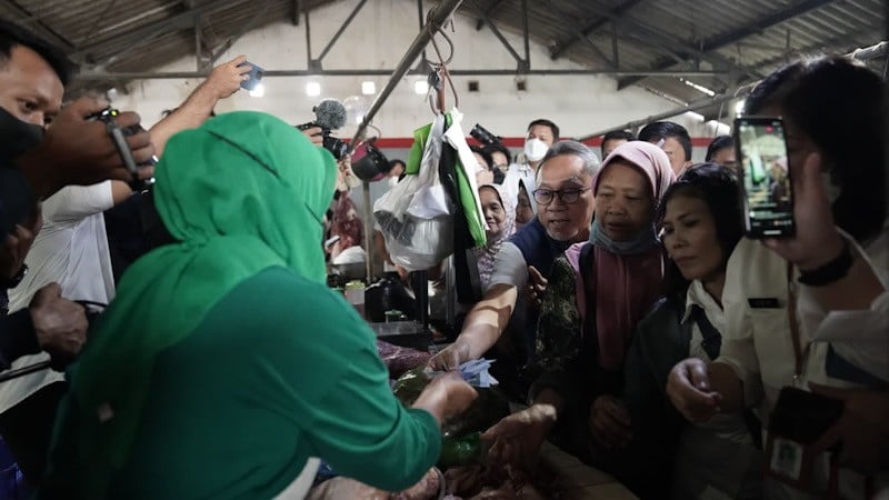 Kembali Pantau Pasar,  Mendag Zulhas: Minyak Goreng Curah di Jawa Tengah Rata-Rata Turun Menjadi Rp12.500/Liter - Bagian 4