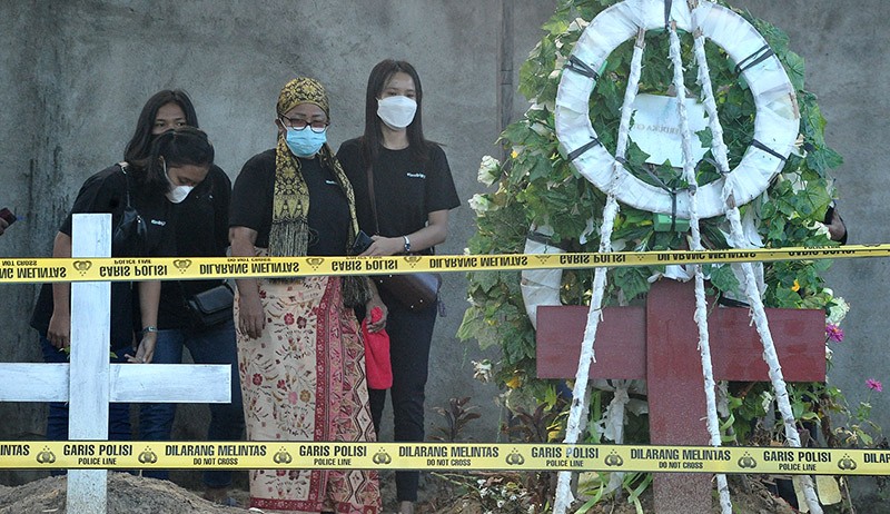 Suasana Pembongkaran Makam Brigadir J untuk Autopsi Ulang - Bagian 1