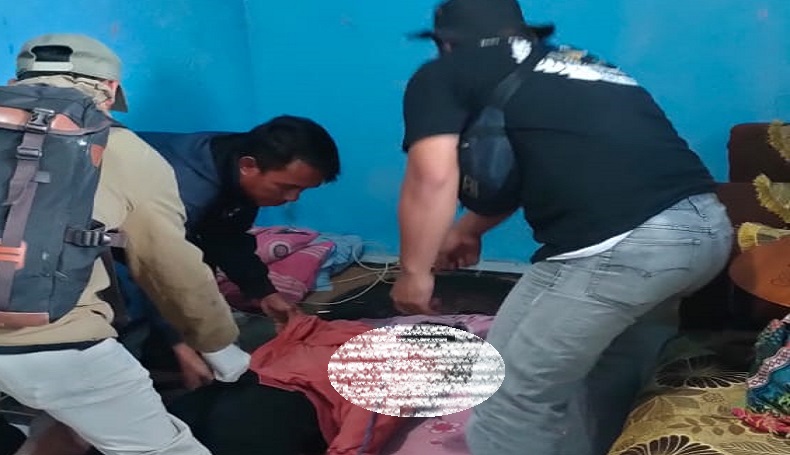 title Sempat Susah Ditelepon, Kernet Elf Jurusan Cianjur Selatan Tewas Tergantung Sempat Susah Ditelepon, Kernet Elf Jurusan Cianjur Selatan Tewas Tergantung