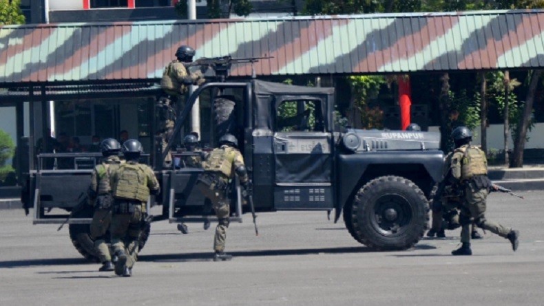 Taktis dan Militan, Prajurit Marinir Gempur Musuh di Markas Buaya Petarung