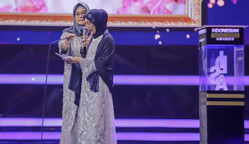 Aktris Senior Nani Wijaya Raih Lifetime Achievment di IDSA 2022 - Bagian 3