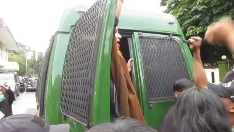 Habib Bahar Hidiri Sidang Tuntutan, Pekik Takbir Menggema di PN Bandung