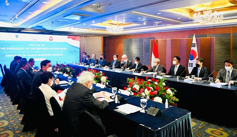 Presiden Jokowi Minta CEO Korsel Sampaikan Kendala saat Berinvestasi di Indonesia - Bagian 3