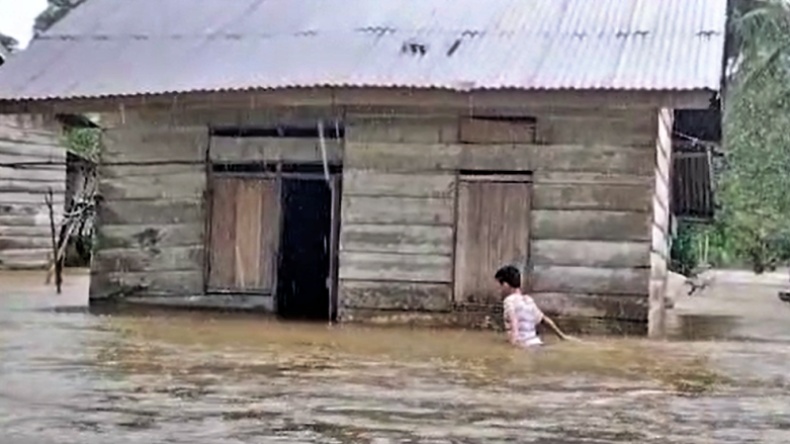 132 Rumah Warga di Maluku Tengah Diterjang Banjir