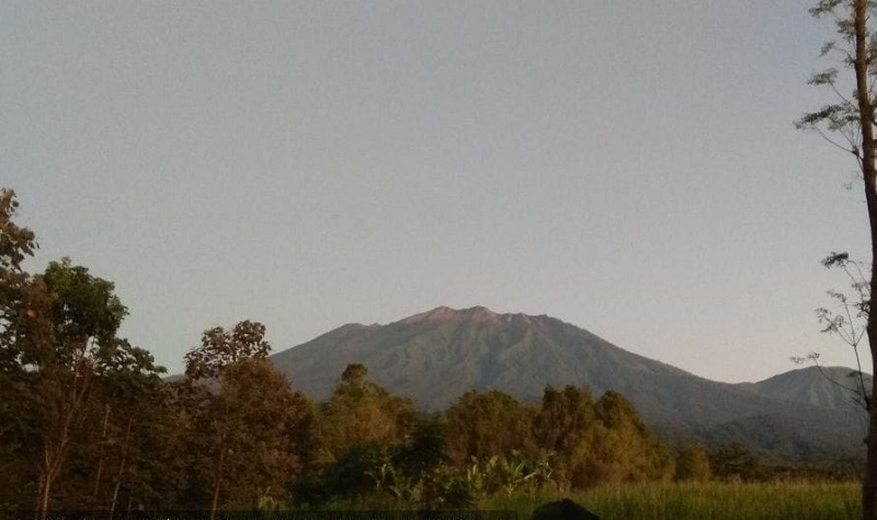 Aktivitas Vulkanis Meningkat, Gunung Raung Naik ke Waspada Level II