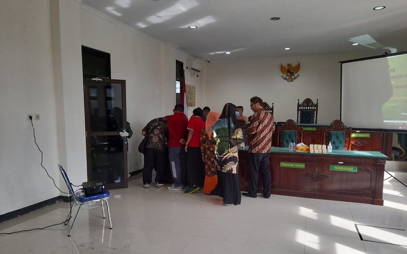Hakim dan Panitera Pengadilan Negeri Bengkulu Ikuti Tes Urine, Ini Hasilnya