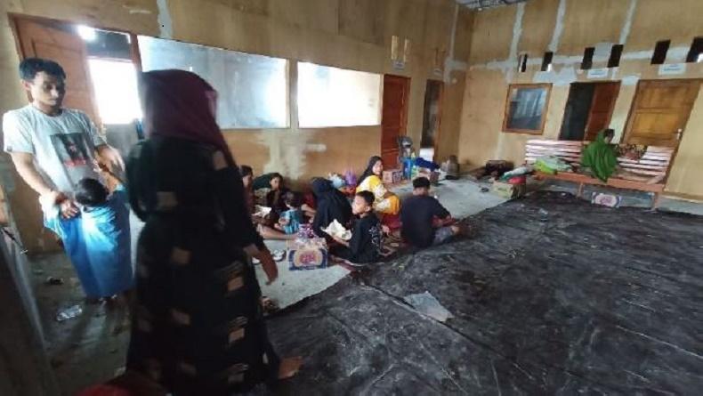 Banjir Bandang di Parigi Moutong, Warga Terdampak Bencana Mengungsi