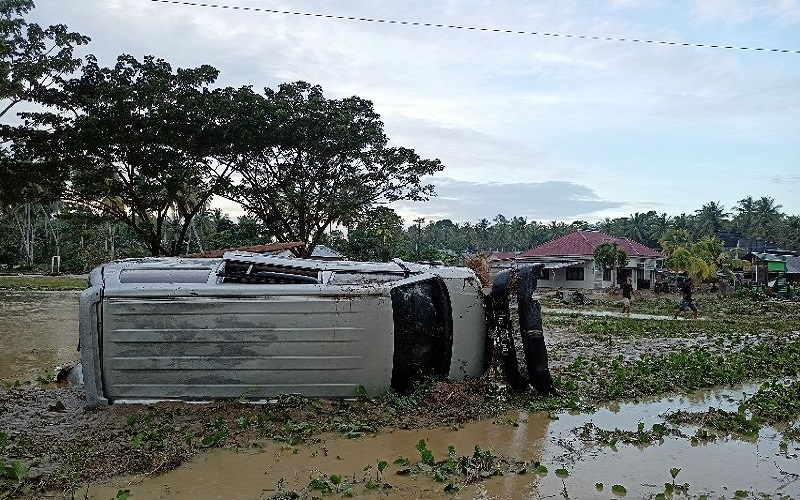 Potret Banjir Bandang di Parigi Moutong Sulteng, Mobil Terseret hingga Rumah Rusak