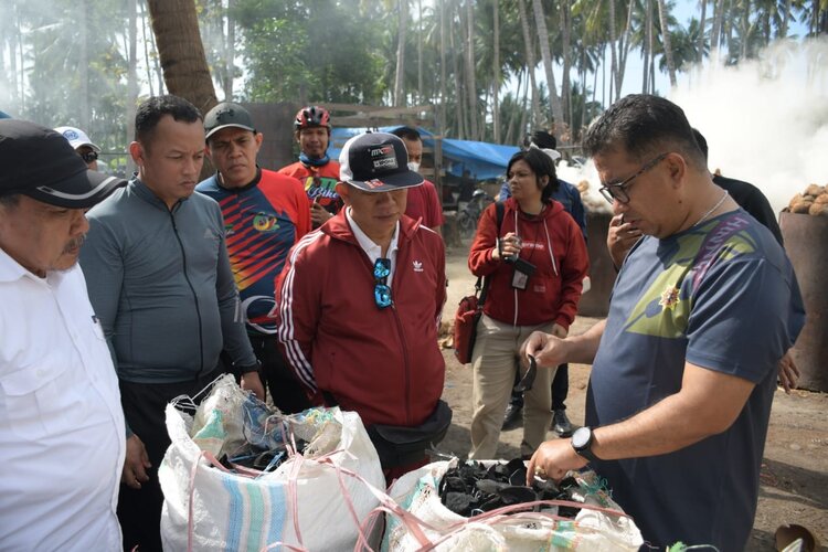 title Realisasikan Pembakaran Arang Ramah Lingkungan, Pj Gubernur Sulbar Jalin Kerja Sama dengan IPB Realisasikan Pembakaran Arang Ramah Lingkungan, Pj Gubernur Sulbar Jalin Kerja Sama dengan IPB