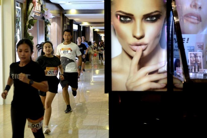 Begini Keseruan Lomba Lari di Dalam Mal - Bagian 1