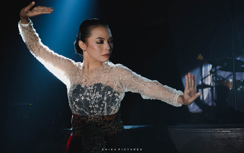 Bisik Sunyi Apun, Kesaksian Perempuan Cantik tentang Sejarah Cianjur Nan Dramatik