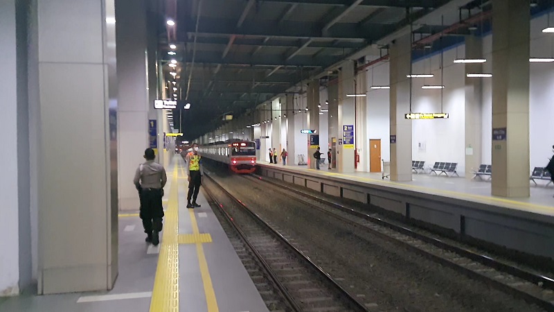 Stasiun BNI City Belum Ramai Penumpang di Hari Pertama Uji Coba Layani Pengguna KRL