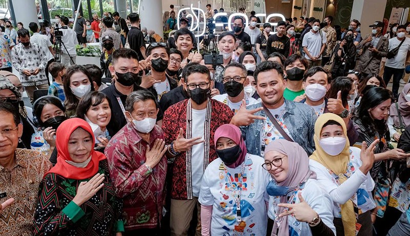 Sandiaga Uno Rangkul dan Semangati Pelaku Ekraf Kalimantan Barat - Bagian 2