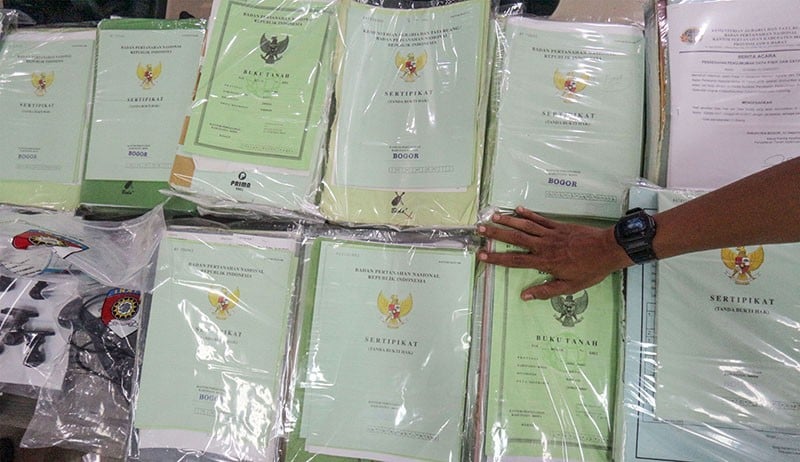 Penampakan Ratusan Sertifikat Tanah Palsu Diamankan Satreskrim Polres Bogor - Bagian 1