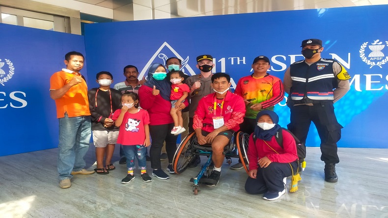Polres Sukoharjo Antar Jemput Keluarga Atlet yang Bertanding di ASEAN Para Games 2022
