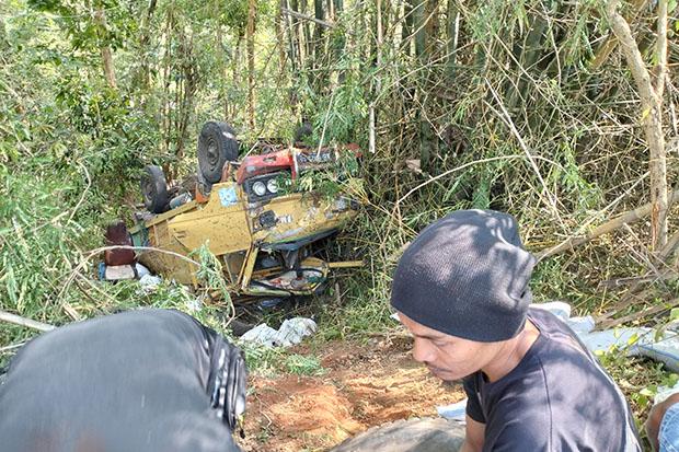 Truk Masuk Jurang di Jalur Maut Bukit Bego Imogiri-Dlingo, 3 Orang Dibawa ke RS