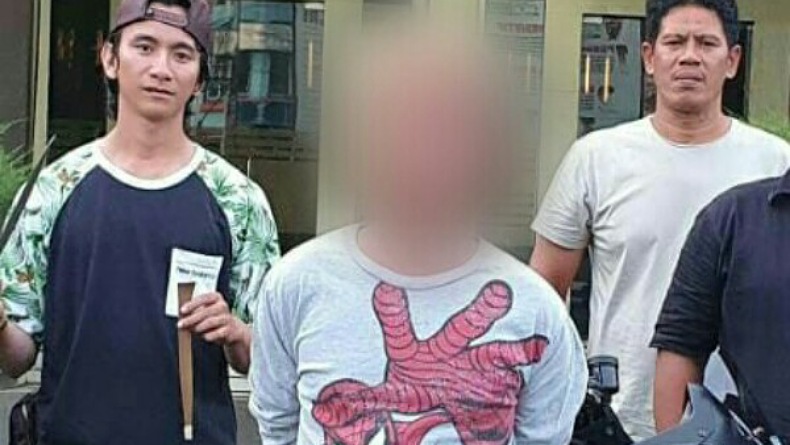 title Rampas HP Sambil Todongkan Pisau Badik, Pemuda Manado Ini Ditangkap Polisi Rampas HP Sambil Todongkan Pisau Badik, Pemuda Manado Ini Ditangkap Polisi