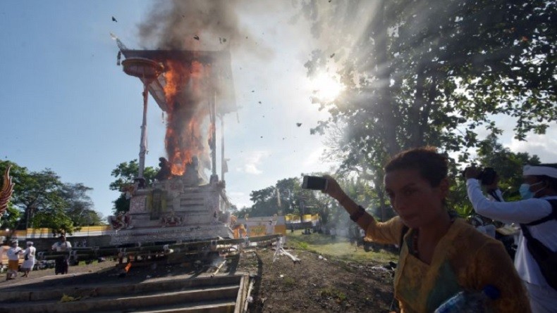 Upacara Ngaben di Bali, Ritual Kremasi Jenazah Umat Hindu untuk Sucikan Roh