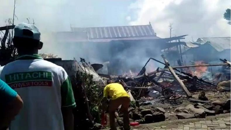 Isak Tangis Selimuti Rumah Duka 4 Korban Tewas Kebakaran di Toraja Utara