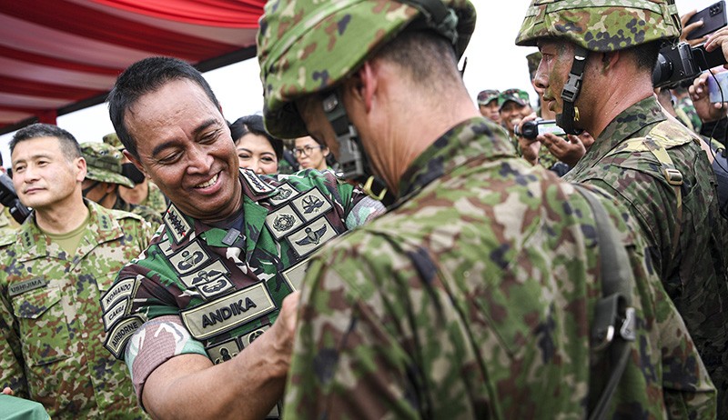 Momen Jenderal Andika Sematkan Brevet Wing Penerjun kepada Tentara Jepang - Bagian 1