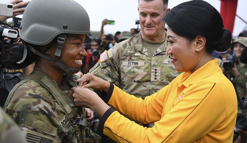 Momen Jenderal Andika Sematkan Brevet Wing Penerjun kepada Tentara Jepang - Bagian 2