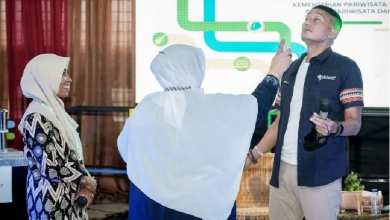 Begini Detik-Detik Sandiaga Uno Disemprot Emak-Emak di Aceh