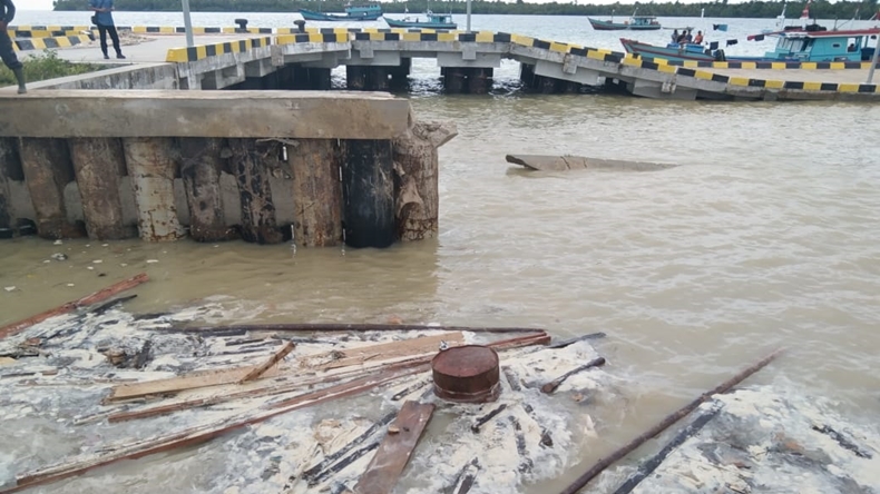 Diterjang Ombak Besar, Pelabuhan di Labuan Bajau Mentawai Amblas