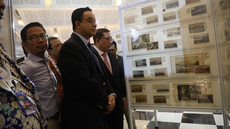 Anies Ajak Warga Jakarta Manfaatkan Pameran Prangko di JIExpo untuk Belajar Sejarah