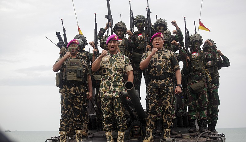 Warga Kehormatan Korps Marinir, Jenderal Andika Dipanggul Prajurit Baret Ungu - Bagian 2