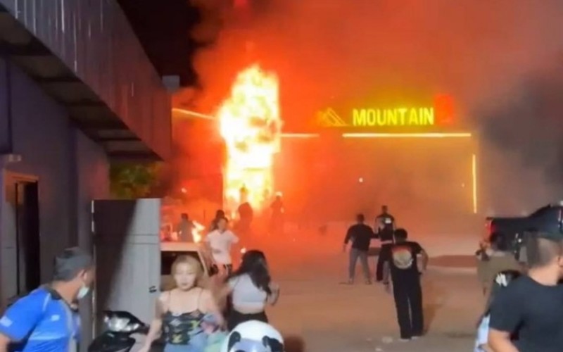 Diskotik Kebakaran Tewaskan 13 Orang, Pengunjung Berlarian dengan Pakaian Terbakar