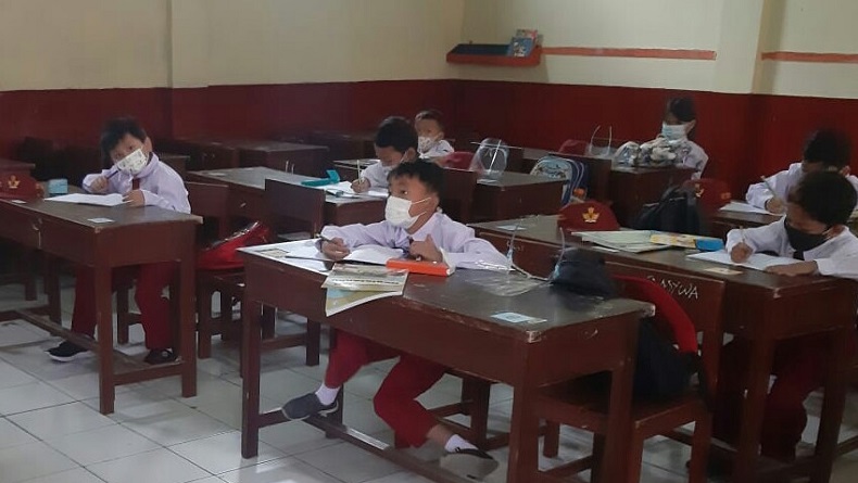 Pemkot Cimahi Bebaskan Biaya Sekolah Siswa SD dan SMP Swasta dari Keluarga Tak Mampu