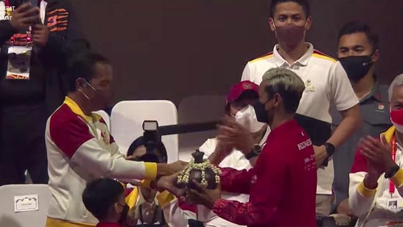 Jokowi Resmi Tutup ASEAN Para Games 2022 di Solo