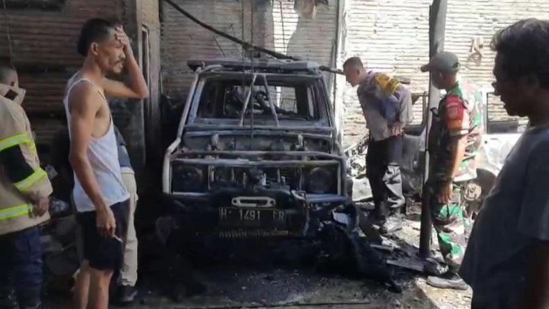 title Bengkel di Boyolali Terbakar, Sejumlah Mobil Hangus Bengkel di Boyolali Terbakar, Sejumlah Mobil Hangus