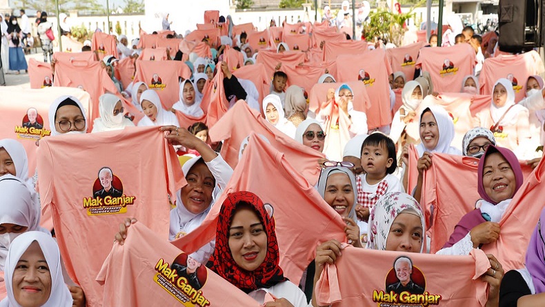 Ratusan Emak-Emak di Rancaekek Bandung Doakan Ganjar Jadi Presiden 2024
