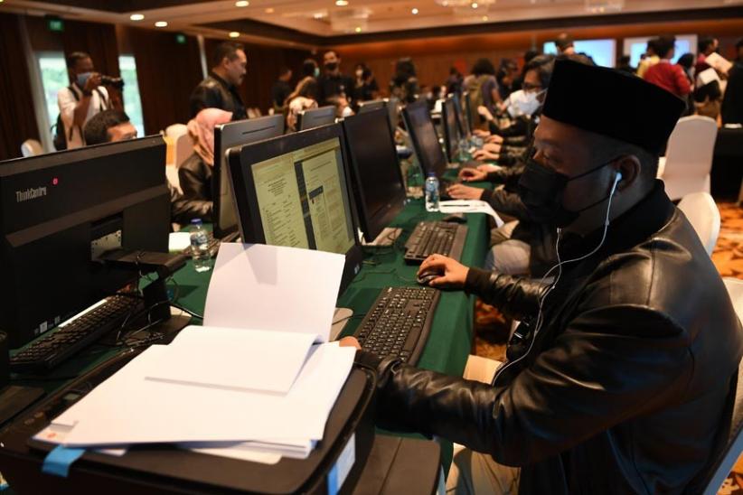 KPU Lakukan Verifikasi Administrasi Parpol Calon Peserta Pemilu 2024  - Bagian 3