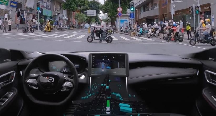 China Sukses Uji Coba Mobil Otonom di Jalanan Paling Semrawut 